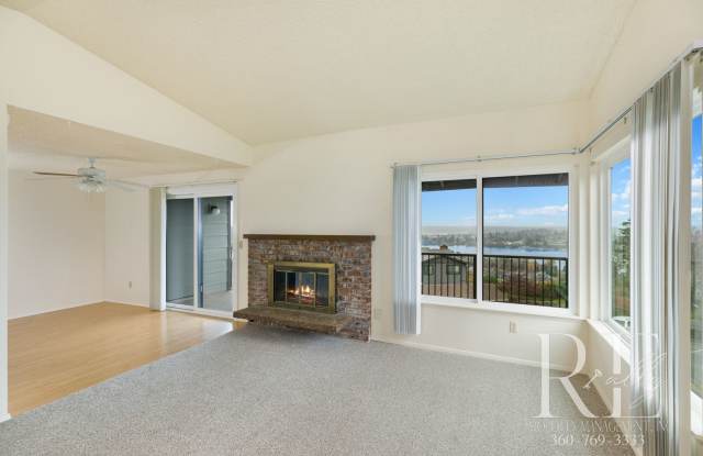 Skyline Serenity: Spacious Second-Floor Condo with Panoramic Views Gallery 3