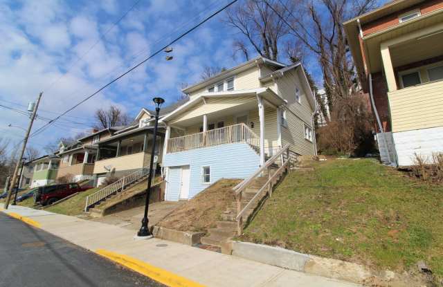 Newly remodeled 3 Bedroom, 4 Bath House with a Short Walk to the Downtown Campus! - Available 8/7/2025 - 420 Beverly Avenue, Morgantown, WV 26505
