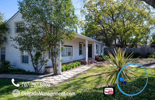 Gorgeous vintage style home located on corner lot in beautiful St Basil area photos photos