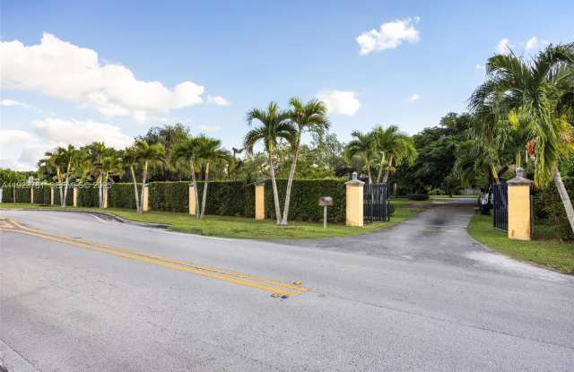 9340 SW 174th St photos photos