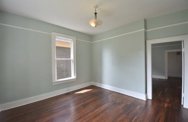 2150 MONROE Gallery 4