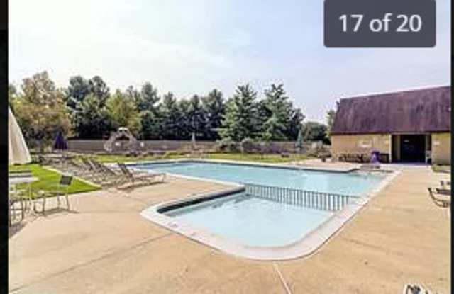 3227 Sayre Drive Gallery 4