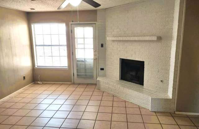 Adorable Single Level Westside Home With Refrigerated Air Gallery 4