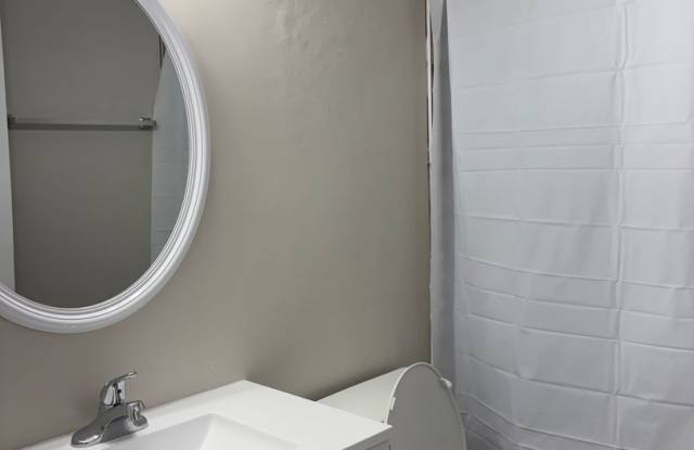 DUPLEX NEAR LEON/TMH photos photos