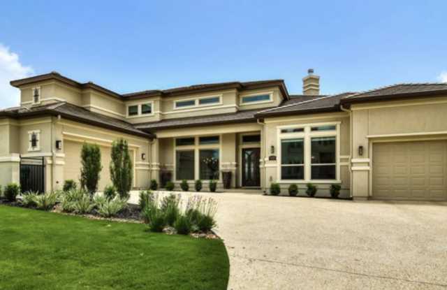 6322 Malaga Way photos photos