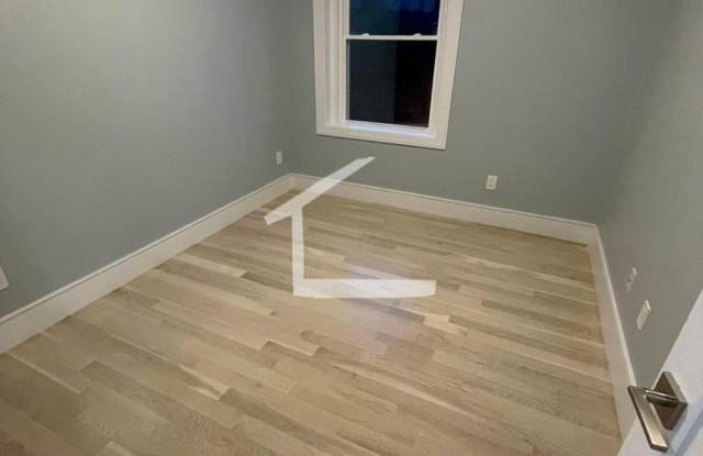 Huge 3 bed in Washington square Gallery 3