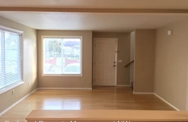 2902 13th St #3B - 2902 13th Street, Everett, WA 98201