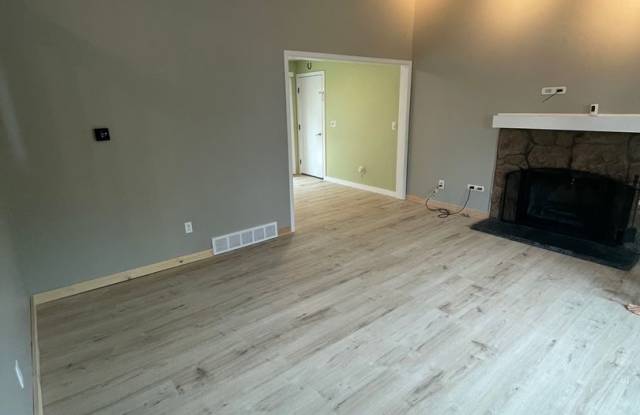 3 Bedroom 2 Bathroom Home Available Now!! Gallery 4