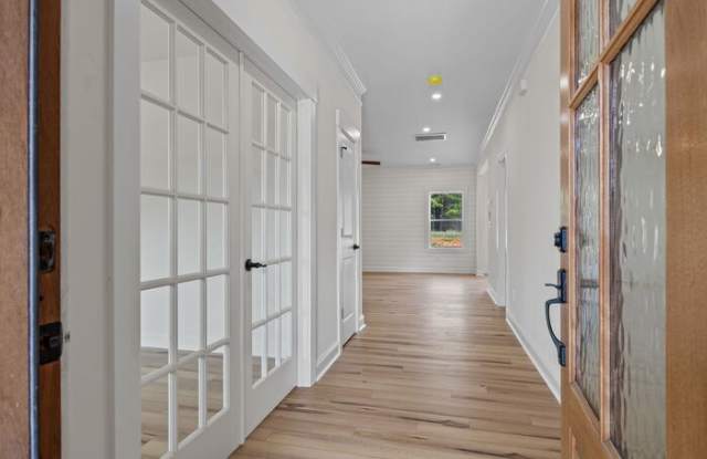 387 Lake Farm Drive Gallery 2