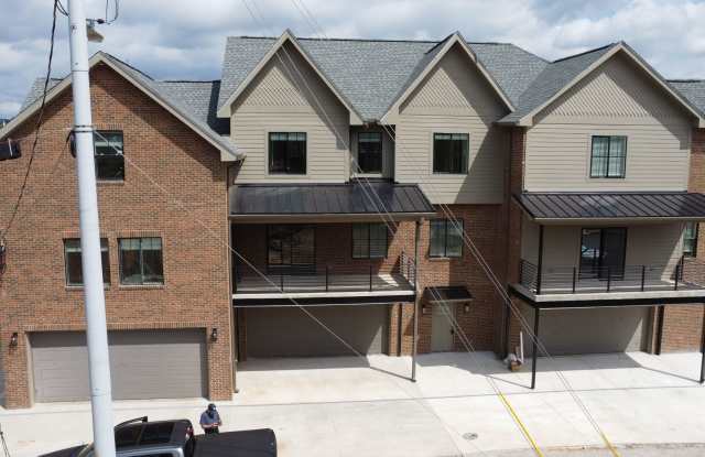 ✴️ Waitlist for Aug2027–Jul2028 Now Open! |4BR 3BA w/Private Bathrooms | Off Campus Housing UTK Gallery 4