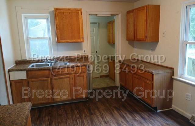 920 Rogers St - 920 Rogers Street, Toledo, OH 43605