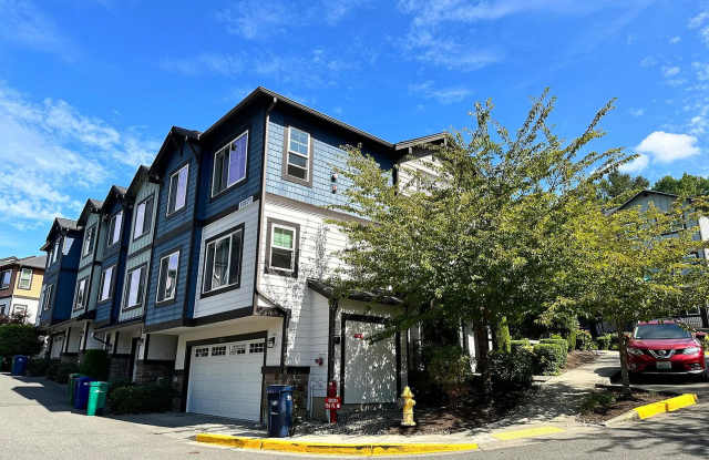 Bright  Modern 3BR Redmond End-Unit Townhome w/ A/C  Chef’s Kitchen! photos photos