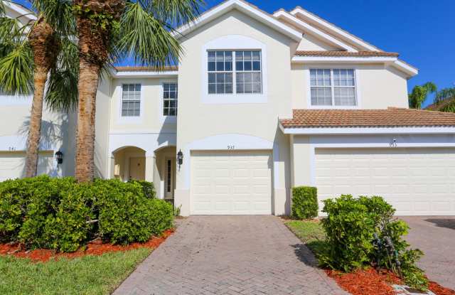 ANNUAL UNFURNISHED***GATED COMMUNITY***STRATFORD PLACE***3 BED / 2.5 BATH / GARAGE***GREAT LOCATION*** photos photos