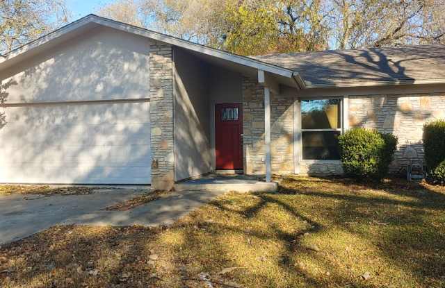 4 Bedroom, 2 Bathroom Home on Cul-de-sac in North Austin! photos photos
