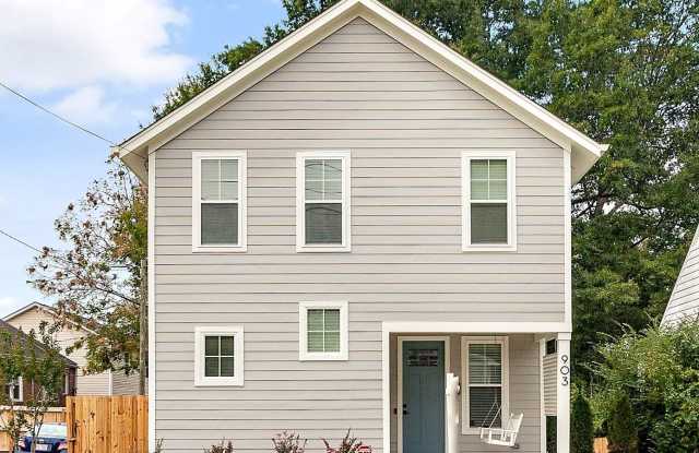 Application Pending! 2BR Charmer with Fenced Backyard and Modern Amenities! Close to Downtown Durham! - 903 Park Avenue, Durham, NC 27701