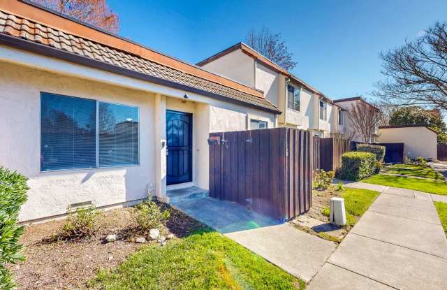 Single Level 3 Bedroom Condo with Carport - 1844 Primavera Drive, Santa Rosa, CA 95409