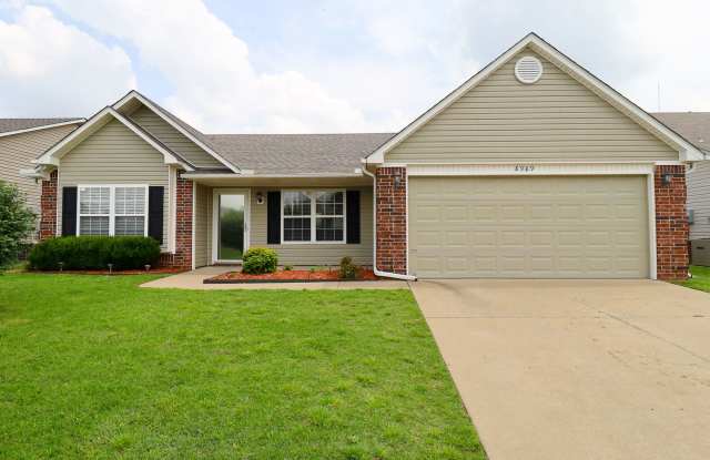 Stunning 3 Bed 2 Bath Rental Home Broken Arrow! Move in Ready! - 8989 South 257th East Place, Wagoner County, OK 74014