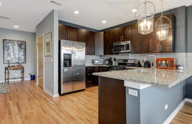 1822 West Irving Park Road Gallery 4
