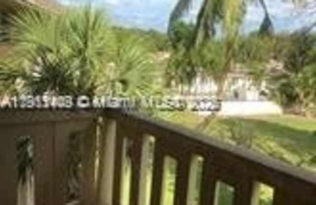 7400 Miami Lakes Dr - 7400 Miami Lakes Drive, Miami Lakes, FL 33014