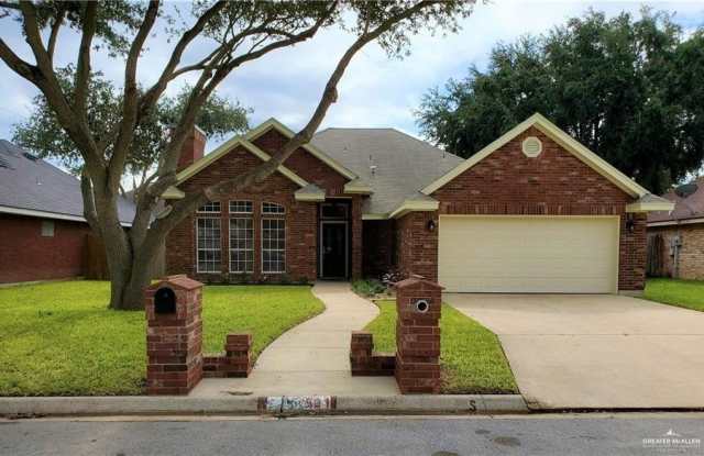 504 E Wisteria Avenue photos photos