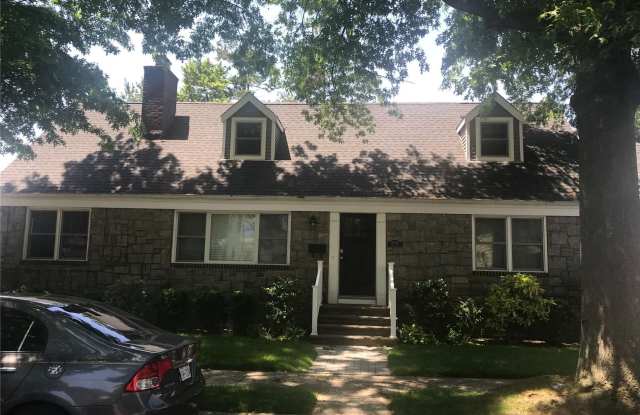 163 Nassau Boulevard S - 163 Nassau Boulevard South, Garden City South, NY 11530