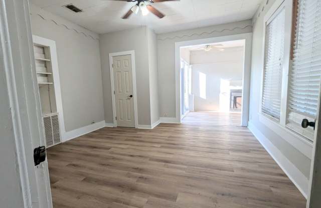 Available Now! - Charming Historic Home at 1916 Laurel St, Texarkana, AR Gallery 3