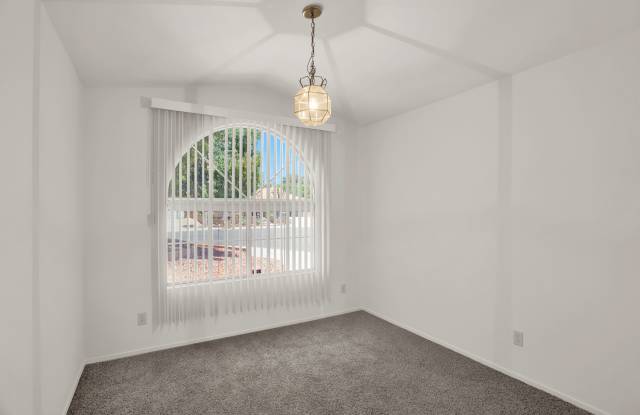 1947 Tamarack Lane Gallery 2