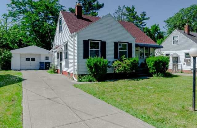 17006 Holly Hill Drive Gallery 2