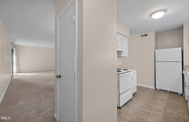 667 Pine Ridge Place, Raleigh NC 27609 Gallery 3