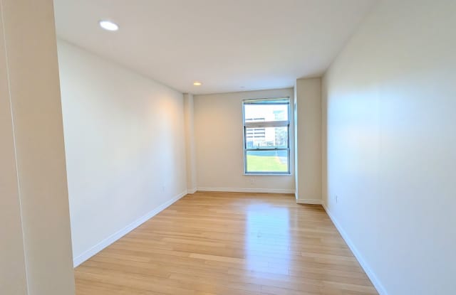 Bright, Renovated 1-bed in the South End Gallery 3