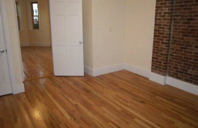 212 Hemenway St Gallery 4