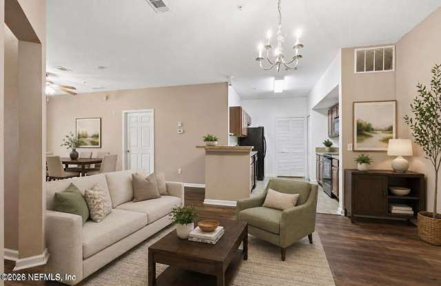 Ground Floor 2 bedroom 2 bathroom Condo in Gated Community with Amenities Gallery 4