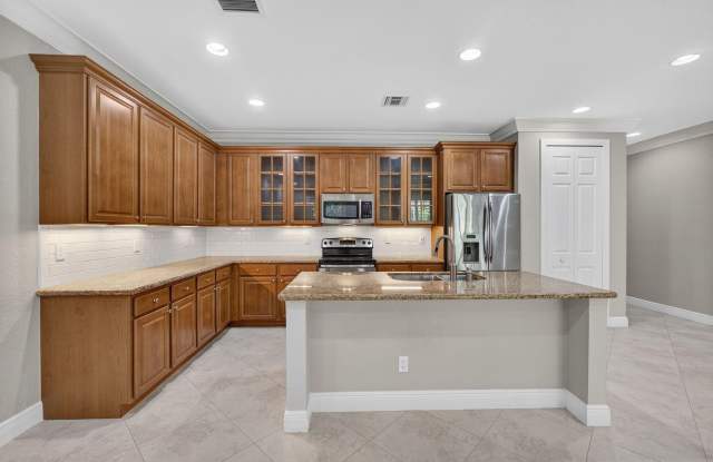 4803 CADIZ Circle Gallery 4
