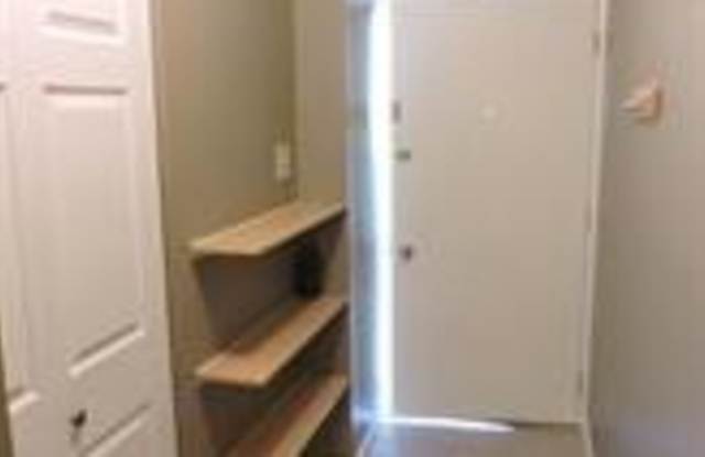 3289 Kennett Sq Gallery 3