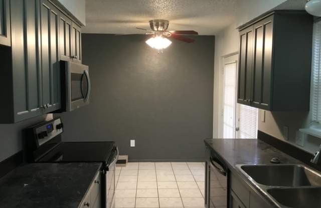 816 Panay Way Drive Gallery 4