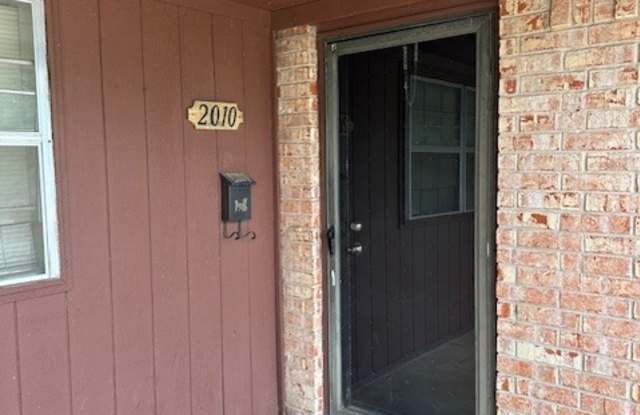 2010 W Utah Ave - 2010 West Utah Avenue, Chickasha, OK 73018 2010 W Utah Ave - 2010 West Utah Avenue, Chickasha, OK 73018