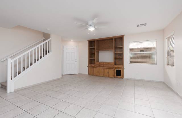 Well mainted SW 3 bedroom home for only $1895! Gallery 4