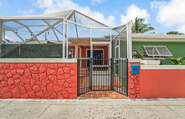 532 N Palmway Gallery 4