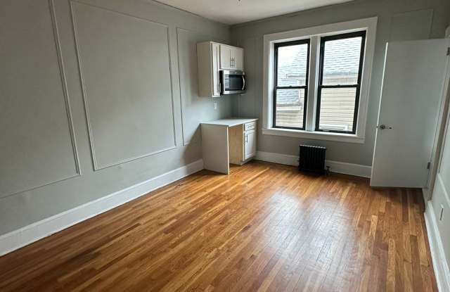 1144 E Grand St photos photos