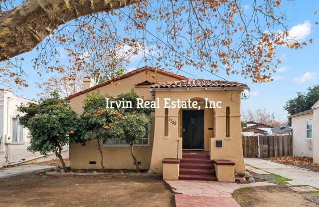 Nice 3 Bedroom and 2 Bath House with Backyard photos photos