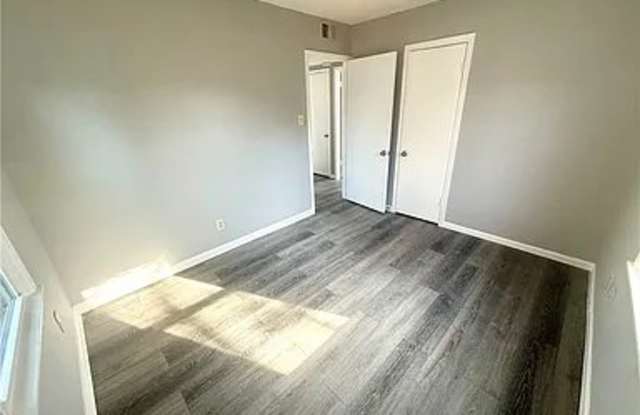245 East Beechwood Avenue Gallery 3