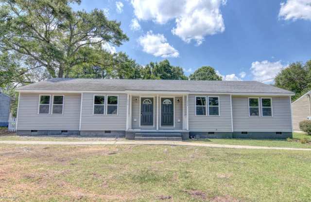 226 York Street - 226 York Street, Jacksonville, NC 28540