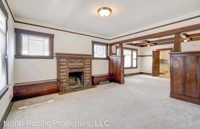 6515 23rd Ave NW Gallery 4