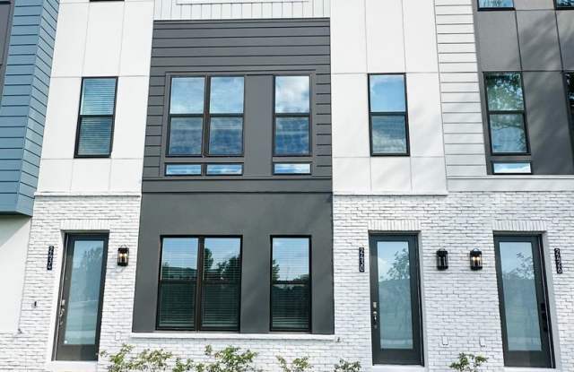Luxury Townhome for rent Gallery 3
