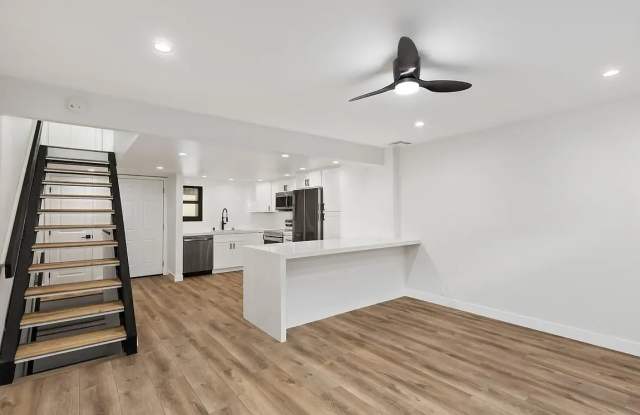 3974 Voltaire St Gallery 2