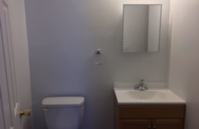 Video in Pics! West End of Town! Close to transportation, parks, and many amenities! Gallery 3