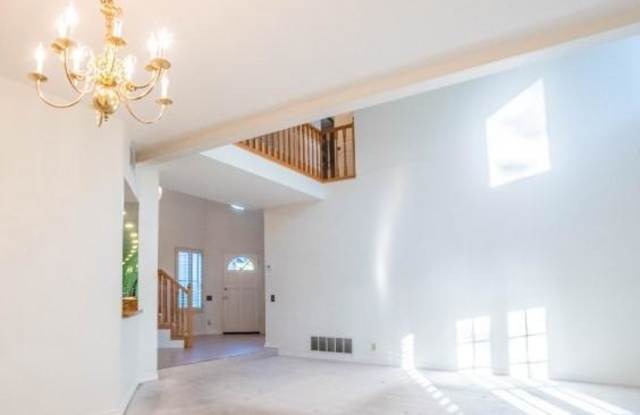 12077 Alderbrook Street Gallery 3