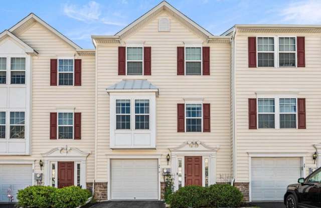 24 TUXFORD Lane unit: 24 photos photos