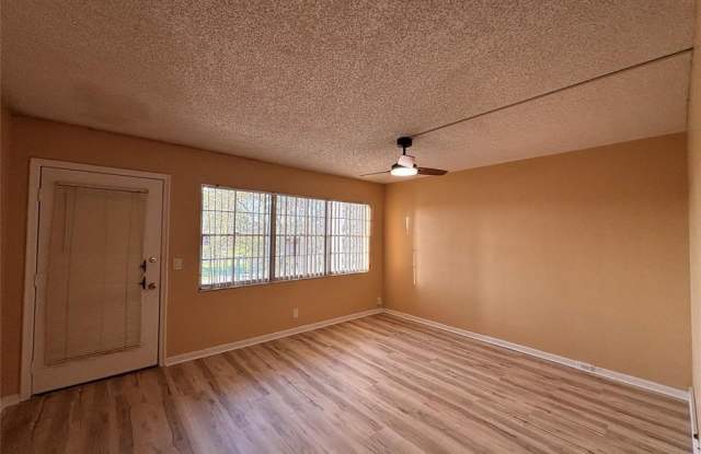 1401 SW 135th Ter photos photos