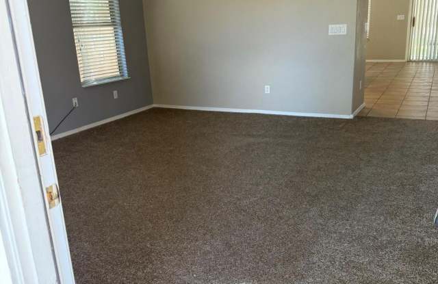 1695 W MACAW Drive Gallery 3